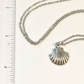 Antique Silver Scallop Shell Vintage Style Necklace - Image 3