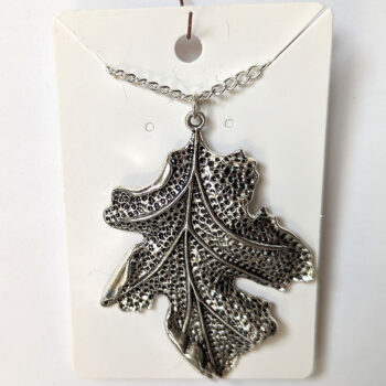 Large Leaf Vintage Style Necklace Antique Silver - Image 3