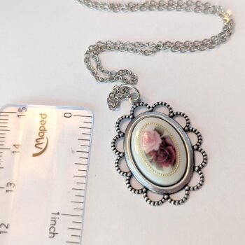 Antique Silver Cameo Pink and Red Roses Vintage Style Necklace - Image 2