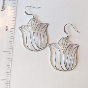 Silver Cutout Tulip Flower Earrings - Image 2