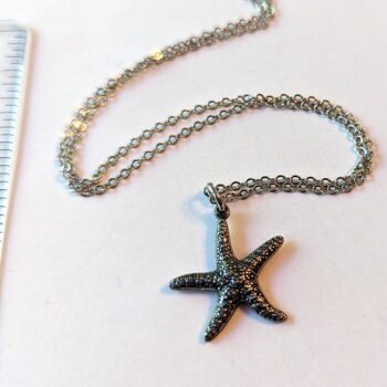 Antique Silver Textured Starfish Vintage Style Necklace - Image 2