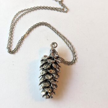 Antique Silver Large Pine Cone Vintage Style Necklace - Image 4