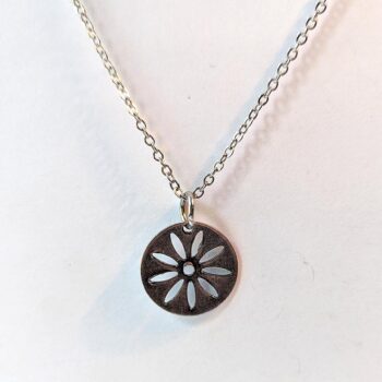 Antique Silver Daisy Disk Flower Vintage Style Necklace