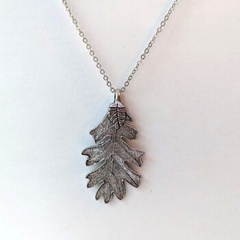 Antique Silver Intricate Oak Leaf Vintage Style Necklace - Image 4