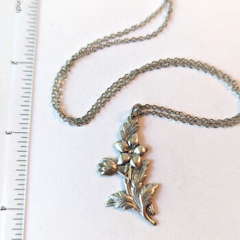 Antique Silver Flowers Vintage Style Necklace - Image 2