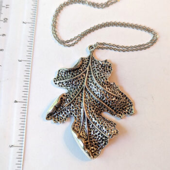 Large Leaf Vintage Style Necklace Antique Silver - Image 2