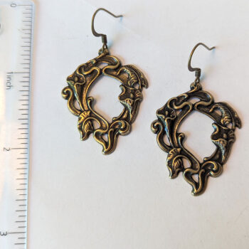 Antique Bronze Calla Lily Flowers Vintage Style Earrings - Image 2