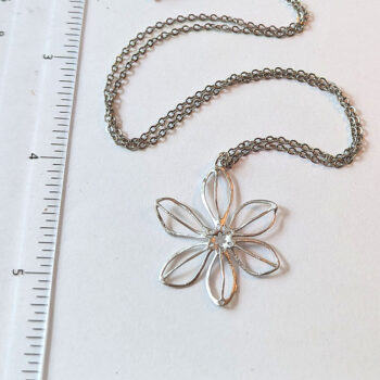 Flower Pendant Necklace Silver - Image 4