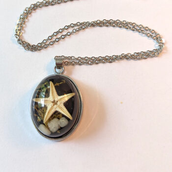 Oval Ocean Scene Real Starfish Black Resin Pendant Silver Necklace - Image 3