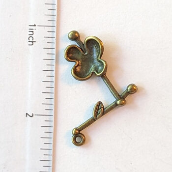 Flower Leaf Pendant Antique Bronze - Image 2