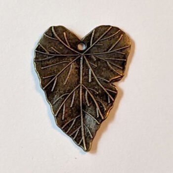 Detailed Leaf Pendant Antique Bronze