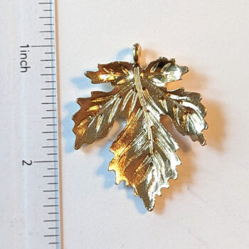 Large Maple Leaf Pendant Gold - Image 2