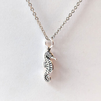 Antique Silver Seahorse Vintage Style Necklace - Image 4