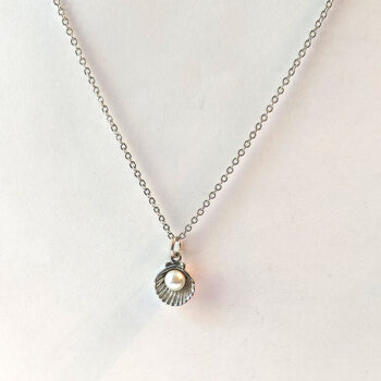 Antique Silver Scallop Shell With Pearl Necklace - Image 4