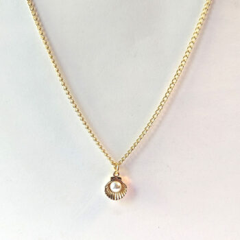 Gold Scallop Shell With Pearl Necklace - Image 4