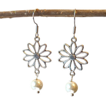 Antique Silver Hollow Daisy Flower Earrings with Pearl