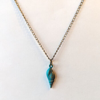 Antique Bronze Patina Tulip Shell Vintage Style Necklace - Image 4