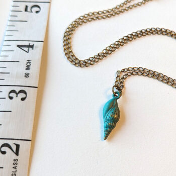 Antique Bronze Patina Tulip Shell Vintage Style Necklace - Image 3