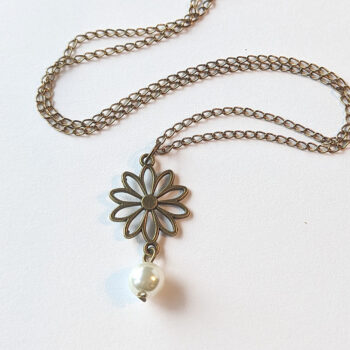 Antique Bronze Hollow Daisy Flower With Pearl Necklace - Image 2