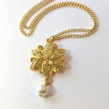 Flower Gold Pendant With Pearl Necklace - Image 2