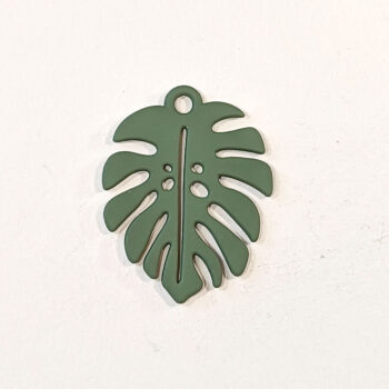 Hollow Monstera Leaf Charm Green