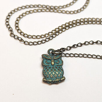 Small Patina Owl Vintage Style Necklace - Image 4