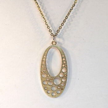 KC Gold Large Oval Vintage Style Necklace - Image 3