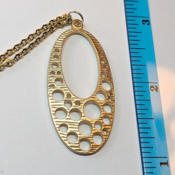 KC Gold Large Oval Vintage Style Necklace - Image 2