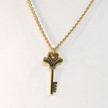 Antique Gold Decorative Heart Key Pendant Necklace - Image 4