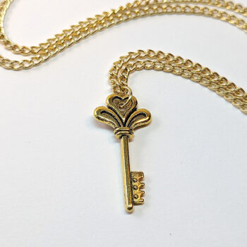 Antique Gold Decorative Heart Key Pendant Necklace - Image 3