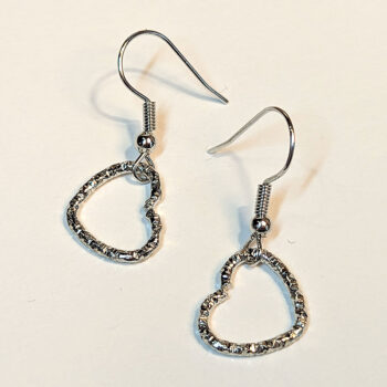 Antique Silver Textured Geometric Heart Earrings - Image 3