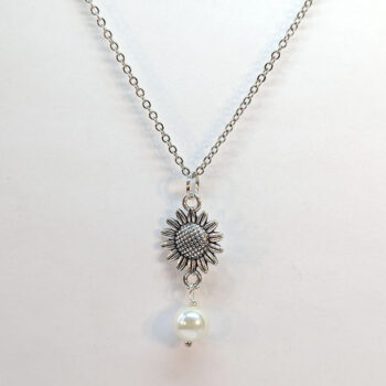 Antique Silver Small Daisy Flower With Pearl Necklace - Image 3