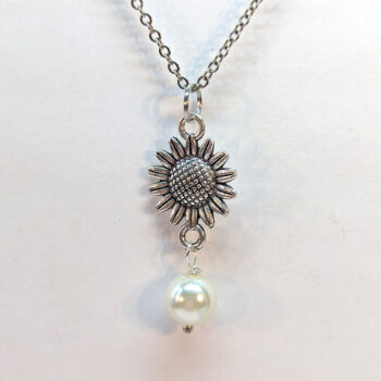 Antique Silver Small Daisy Flower With Pearl Necklace