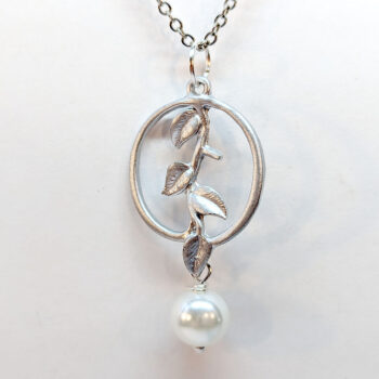 Silver Branch Leaves Leaf Hoop With Pearl Necklace - Image 4