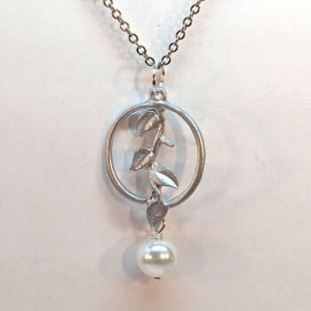 Silver Branch Leaves Leaf Hoop With Pearl Necklace - Image 3