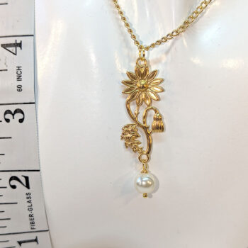 Gold Daisy Flower With Pearl Necklace - Image 2