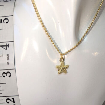 Gold Starfish Sea life Vintage Style Necklace - Image 3