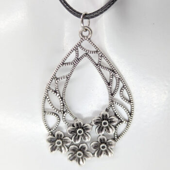 Antique Silver Teardrop with Flowers Vintage Style Necklace - Image 4