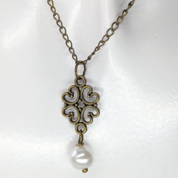 Hollow Hearts Antique Bronze Pearl Necklace - Image 3