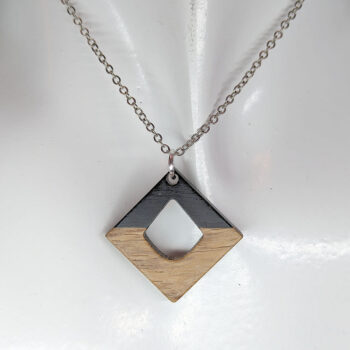 Black Resin Wood Hollow Diamond Necklace - Image 4