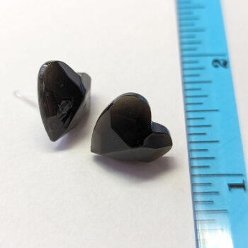 Black Heart Resin Stud Earrings - Image 2