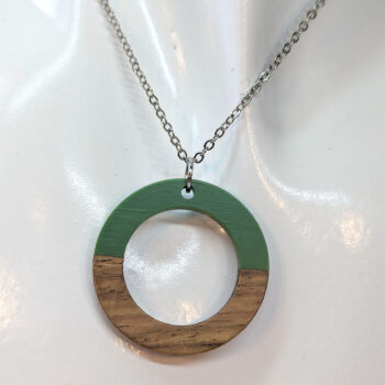 Green Resin Wood Hollow Round Hoop Necklace - Image 3