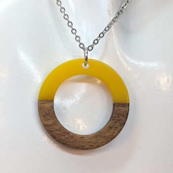 Yellow Resin Wood Hollow Round Hoop Necklace - Image 4