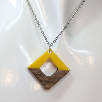 Yellow Resin Wood Hollow Diamond Necklace - Image 2