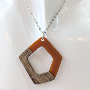 Red Resin Wood Hollow Irregular Diamond Necklace - Image 2