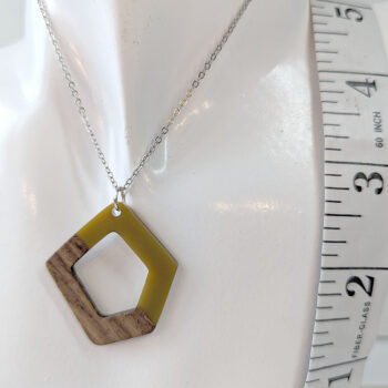 Caramel Brown Resin Wood Hollow Irregular Diamond Necklace - Image 3