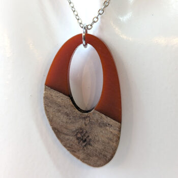 Red Resin Wood Hollow Irregular Oval Necklace - Image 4