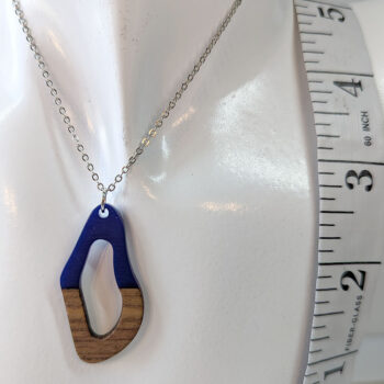 Navy Blue Resin Wood Hollow Irregular Oval Necklace - Image 4