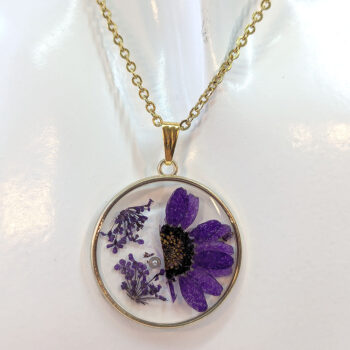 Real Dried Purple Flowers Daisy Pearl Resin Round Necklace Gold - Image 2