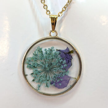 Real Dried Blue Purple Flowers Daisy Resin Round Necklace Gold